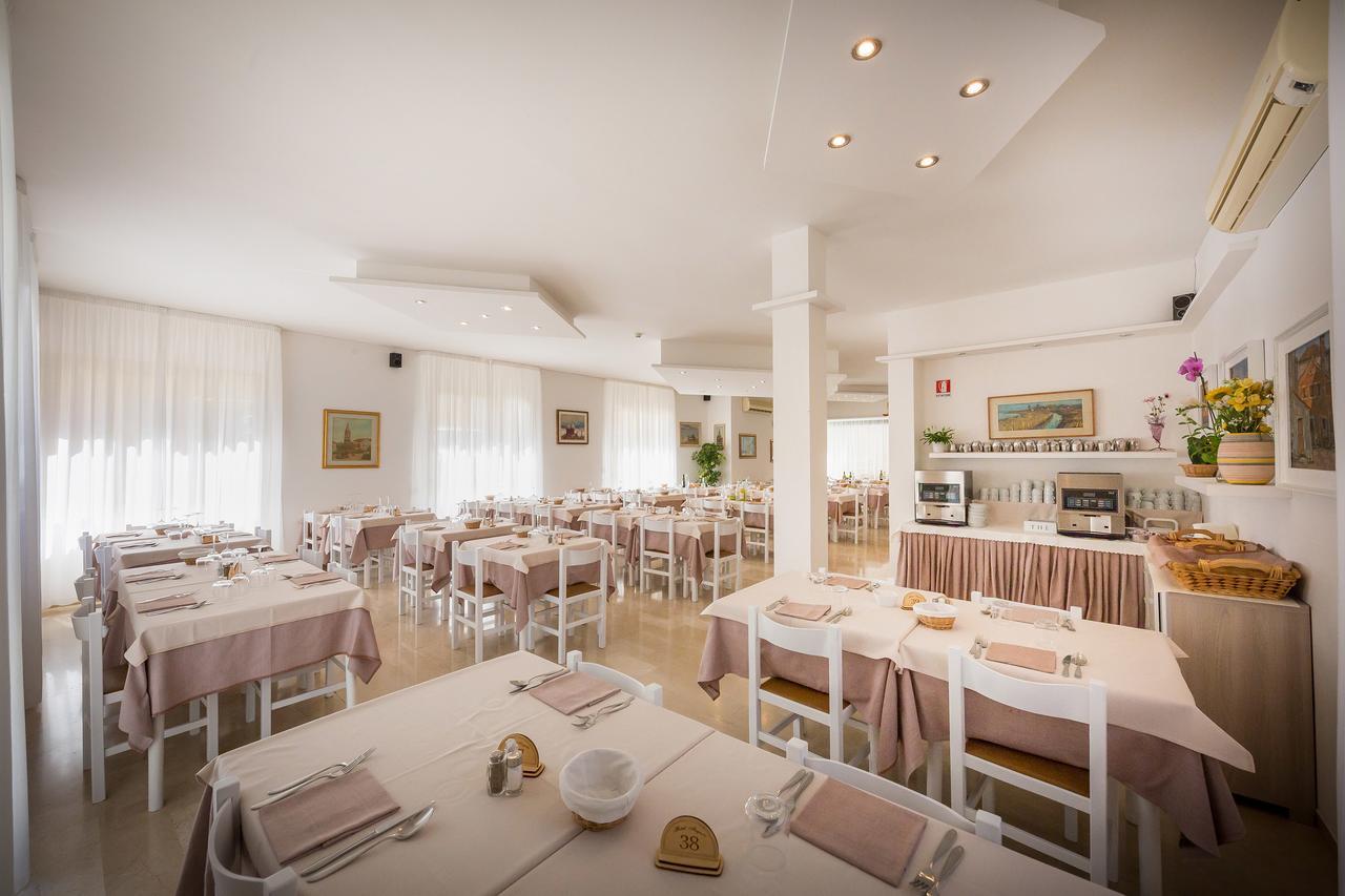 Hotel Augusta Caorle Extérieur photo